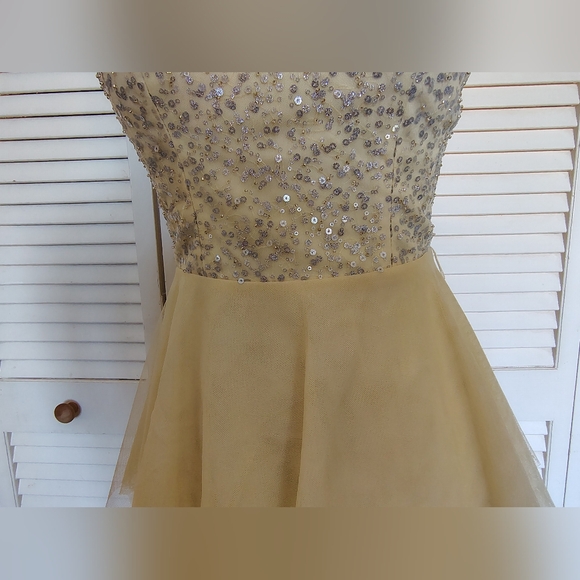 Teeze Me Yellow Layered Prom Dress Size 1/2 – Like New - Picture 11 of 15